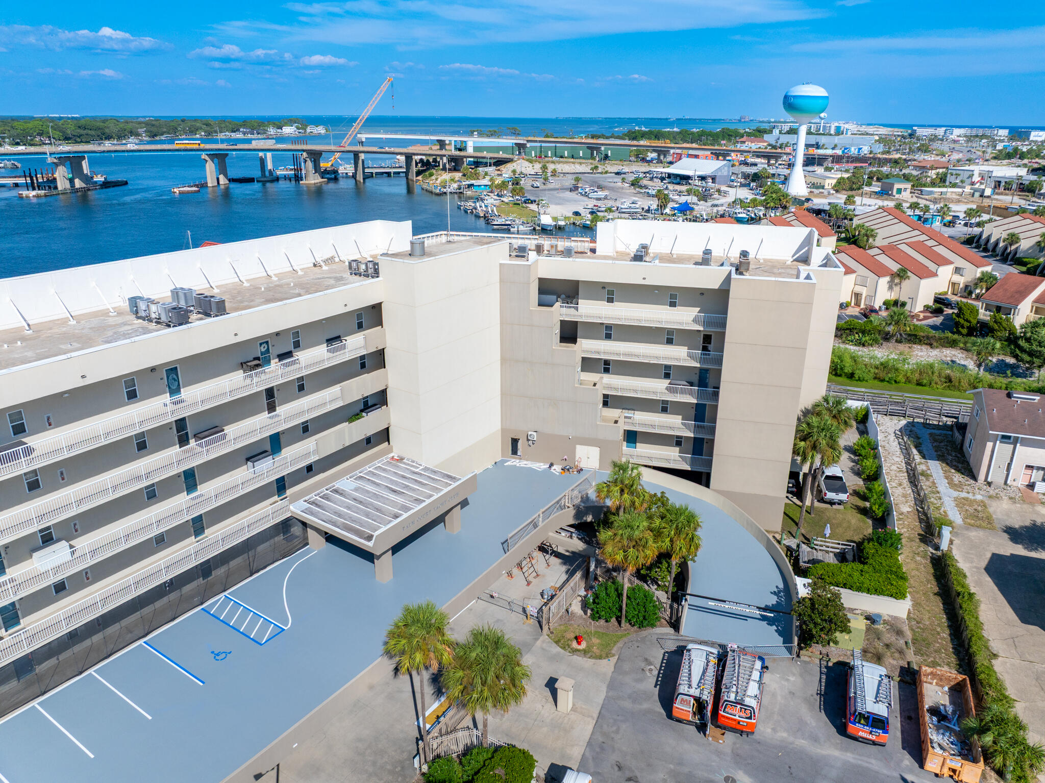 PALM COURT YACHT CLUB - Residential