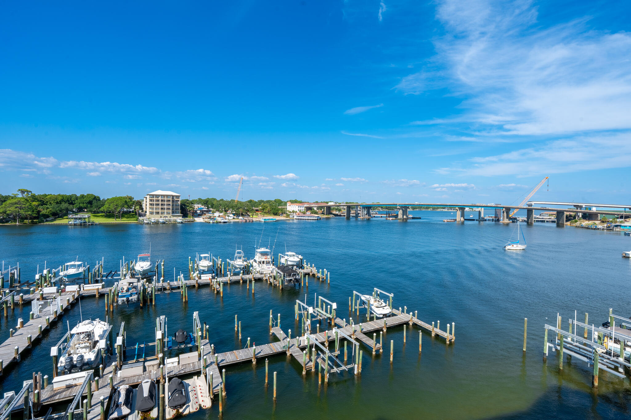 PALM COURT YACHT CLUB - Residential