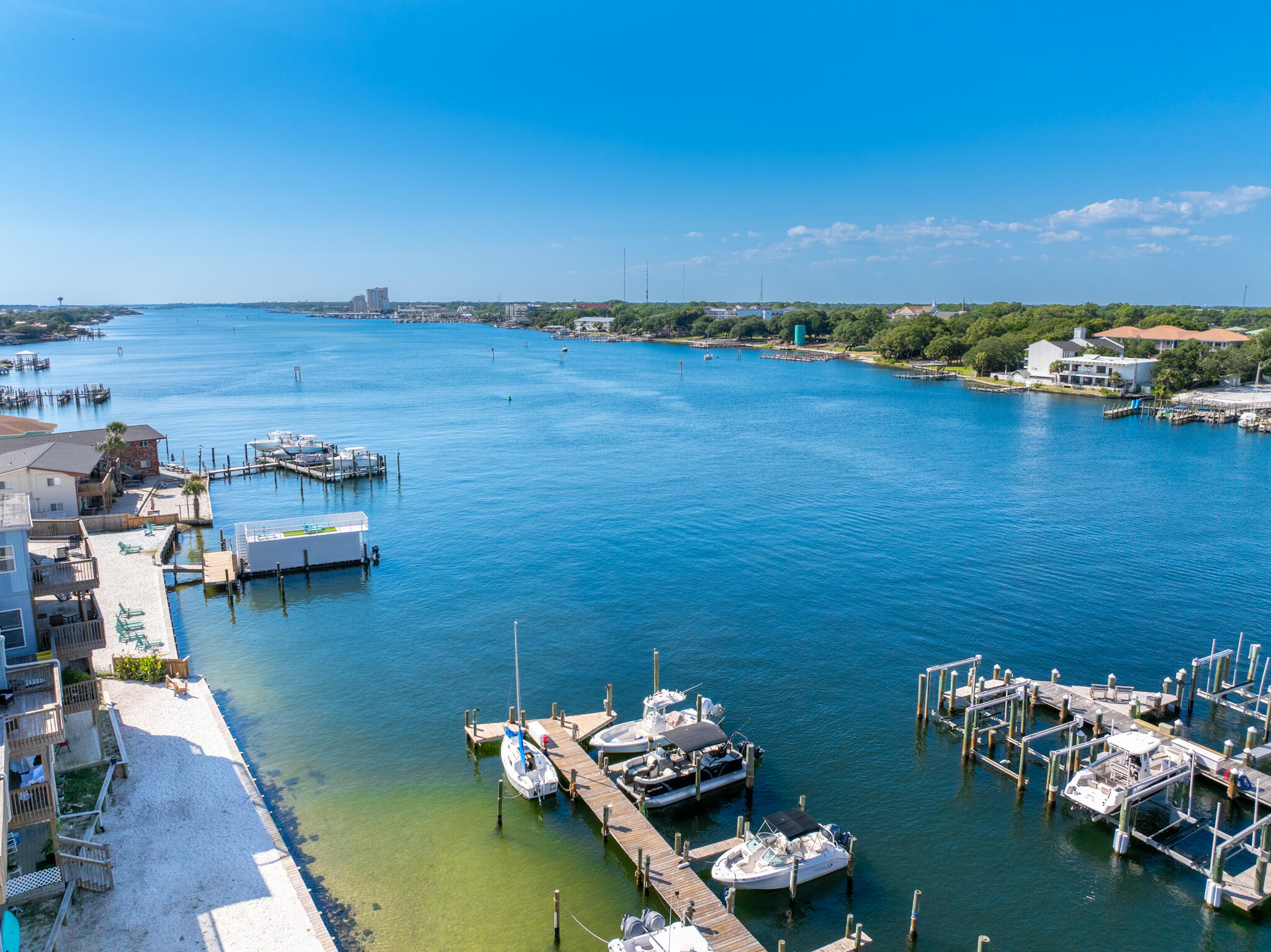 PALM COURT YACHT CLUB - Residential