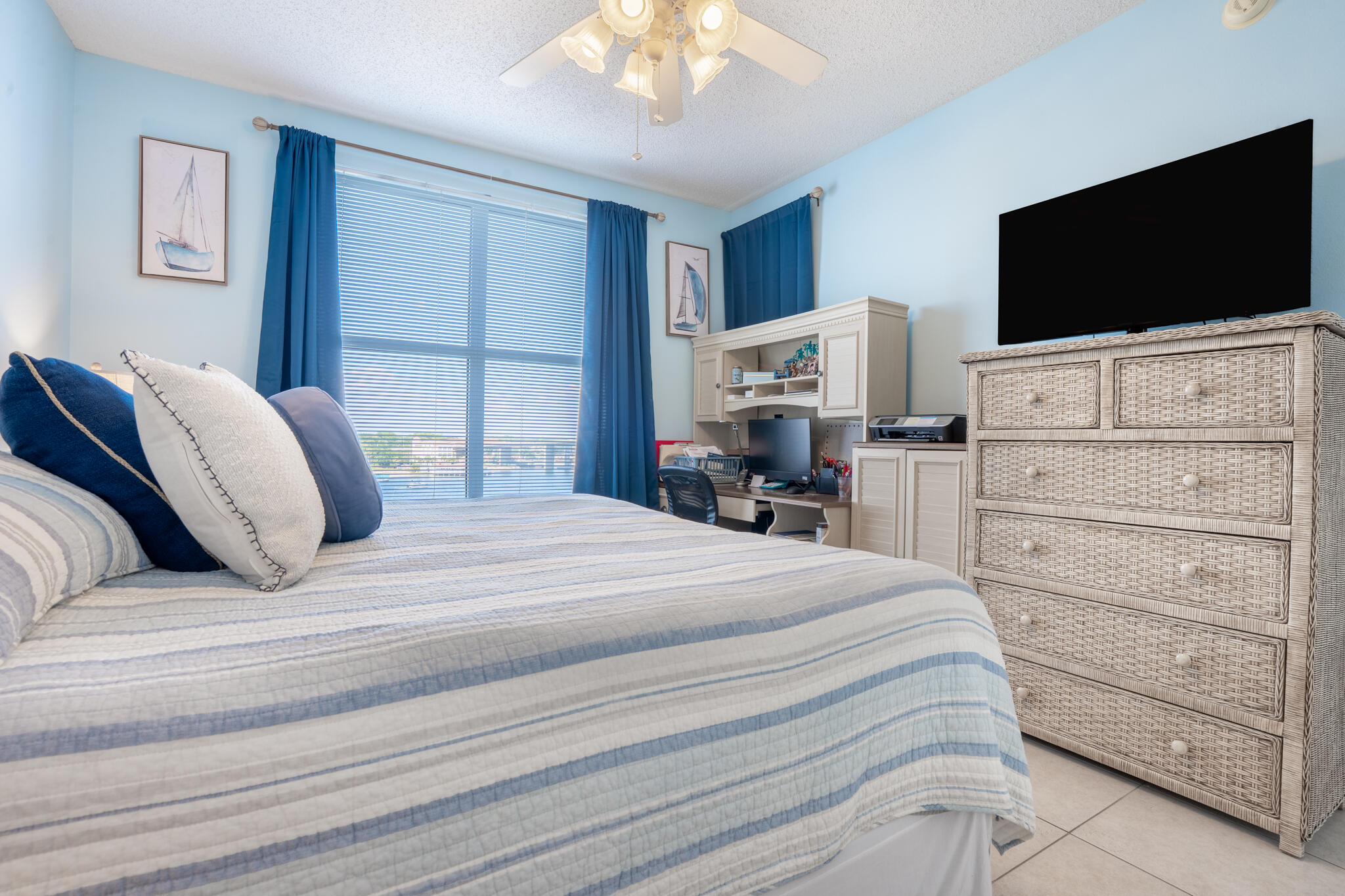 PALM COURT YACHT CLUB - Residential