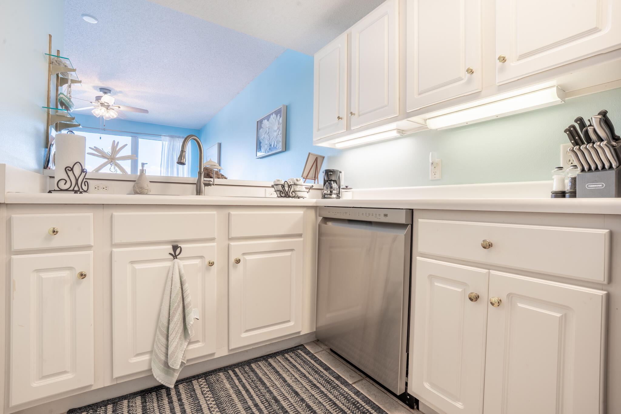 PALM COURT YACHT CLUB - Residential