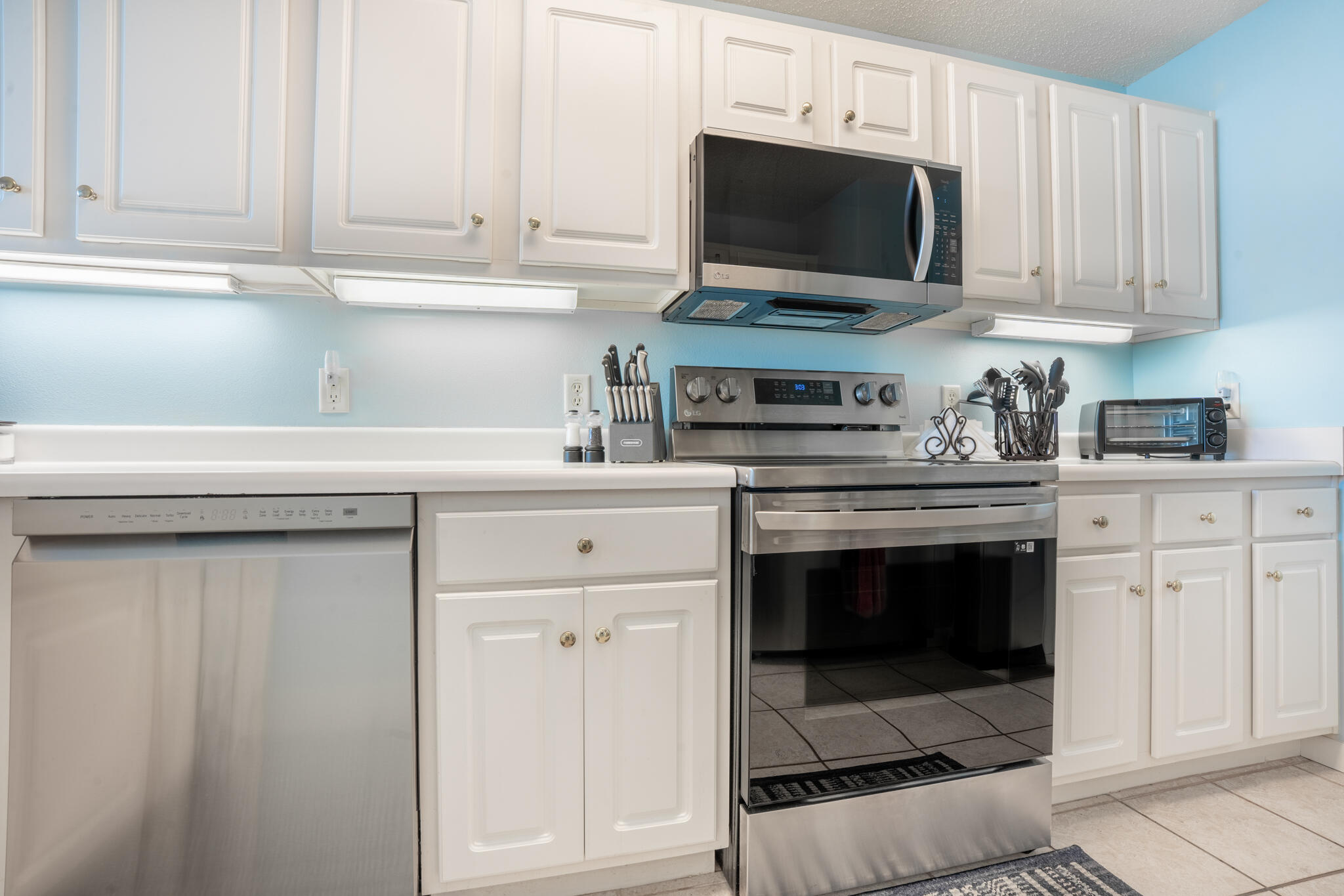 PALM COURT YACHT CLUB - Residential