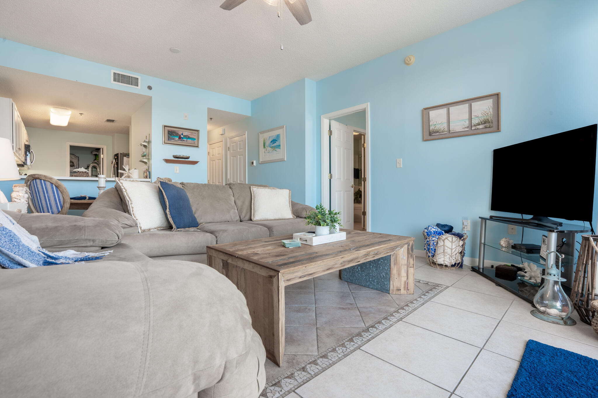PALM COURT YACHT CLUB - Residential