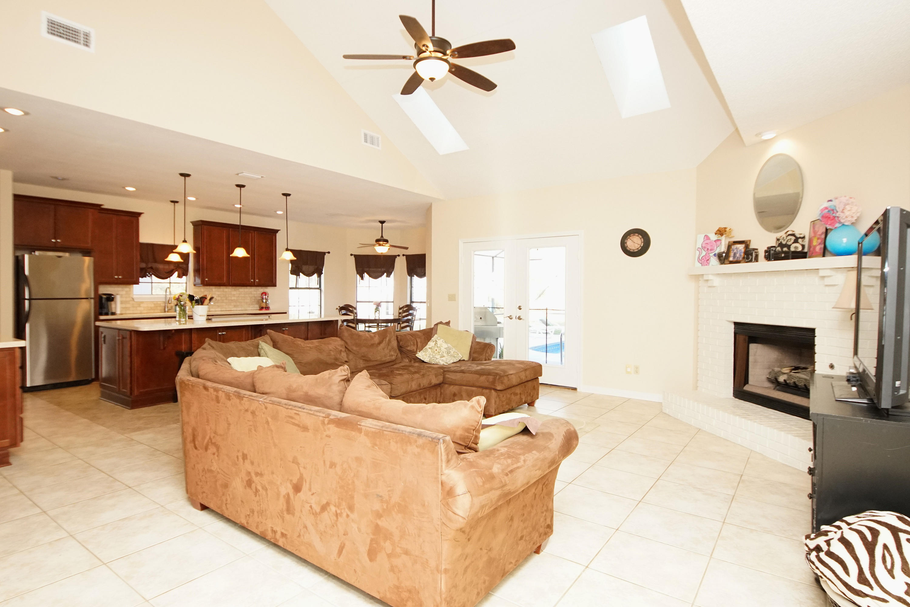 DANA POINTE - Residential