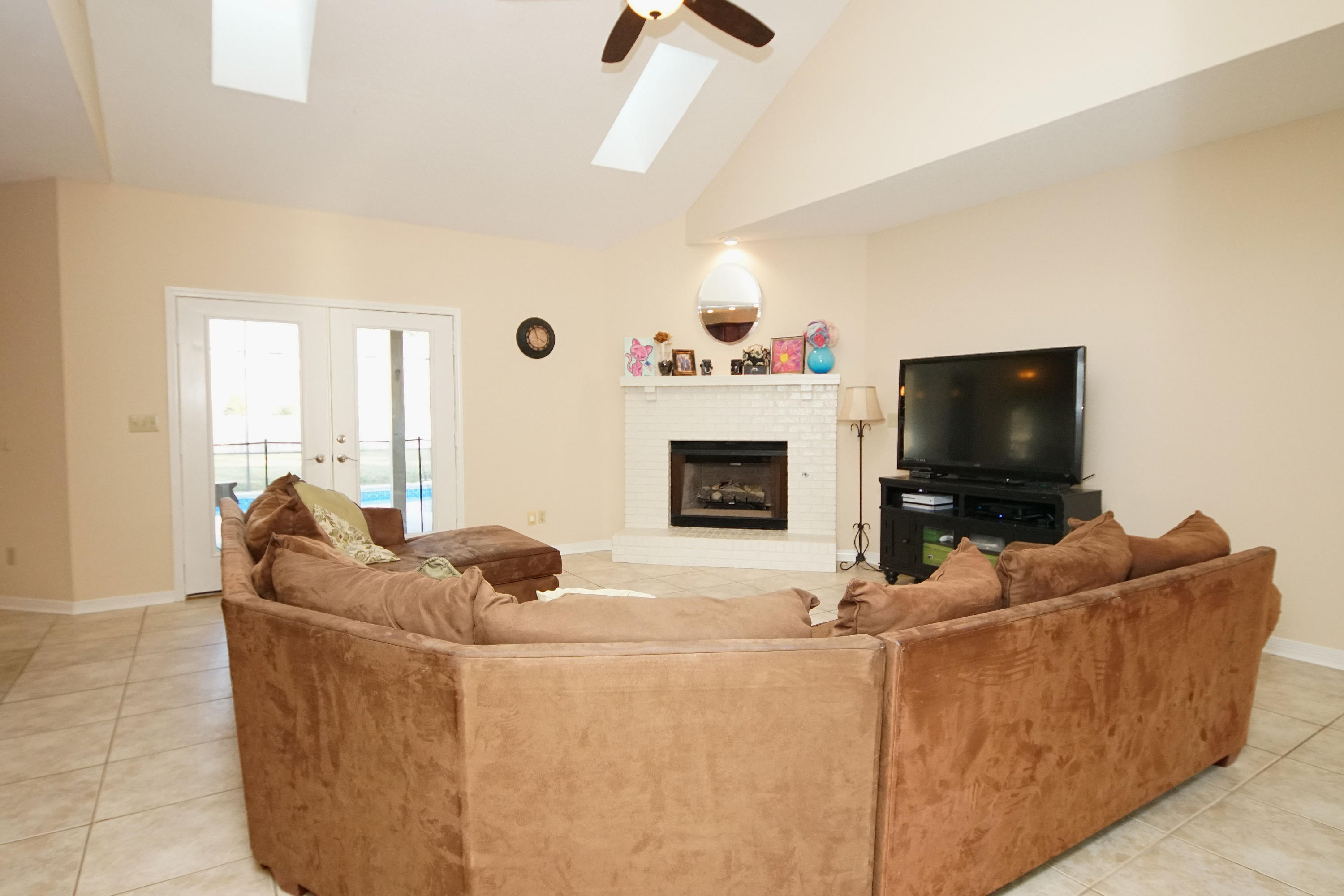 DANA POINTE - Residential