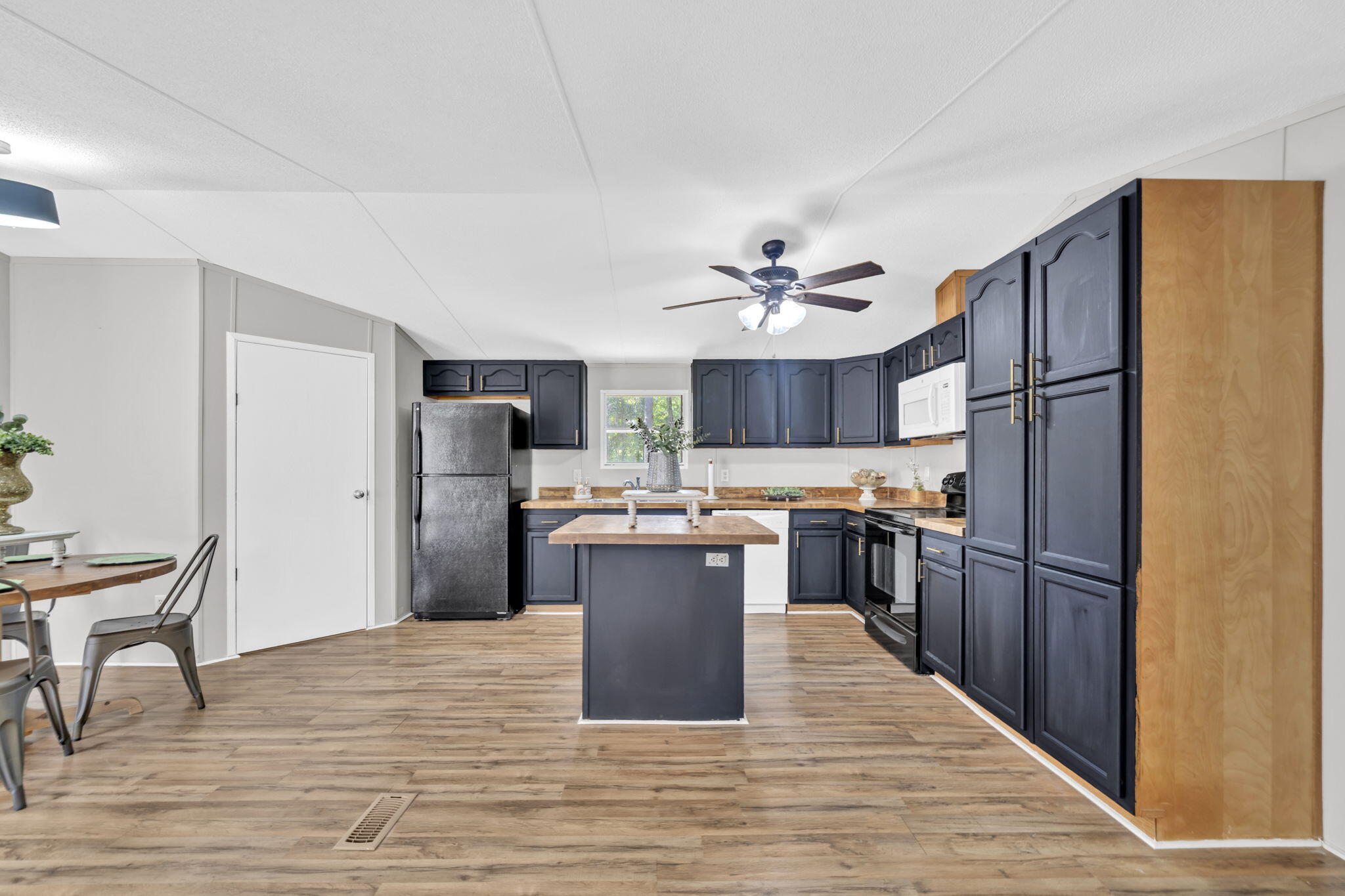 NO RECORDED SUBDIVISION - Residential