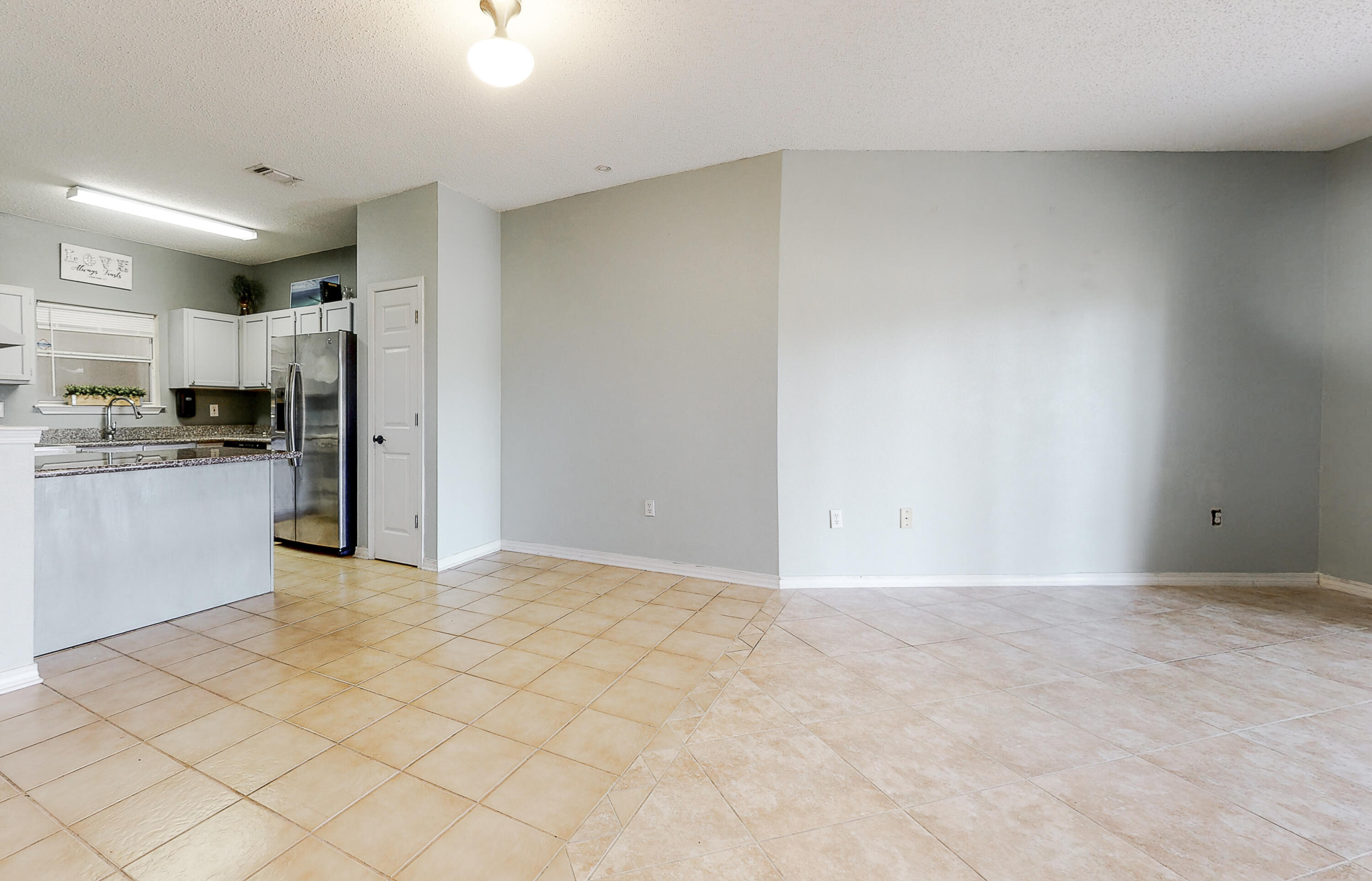 HIDDEN BAY VILLAGE - Residential