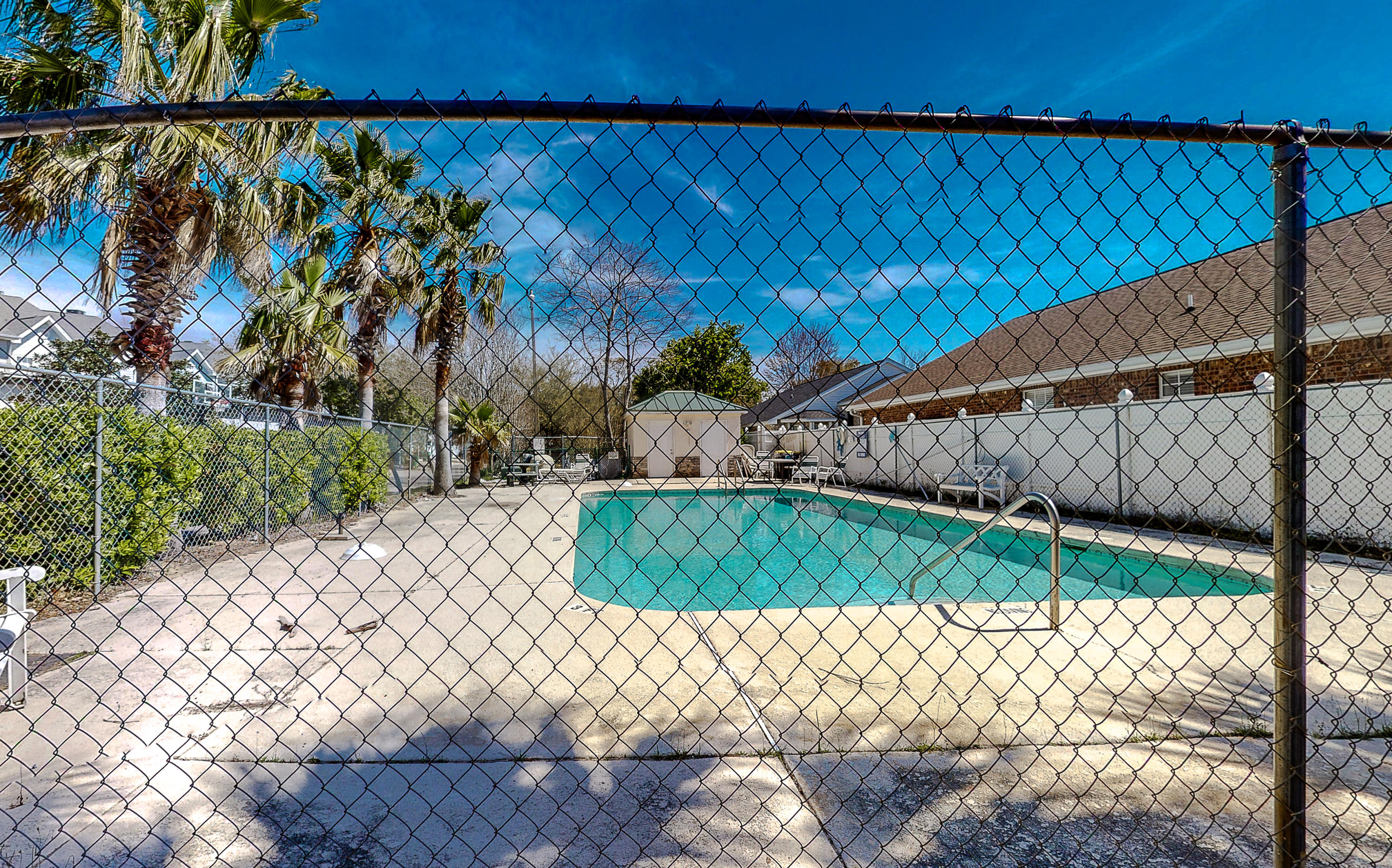 HIDDEN BAY VILLAGE - Residential