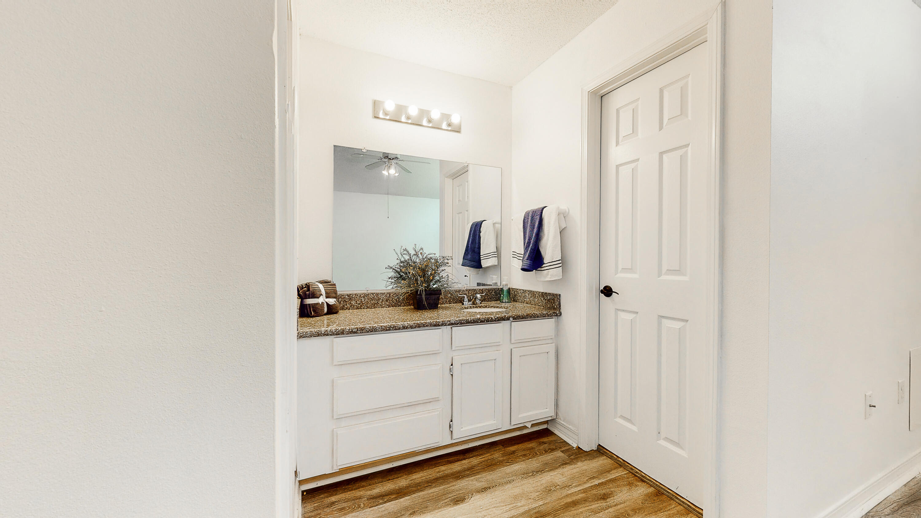 HIDDEN BAY VILLAGE - Residential