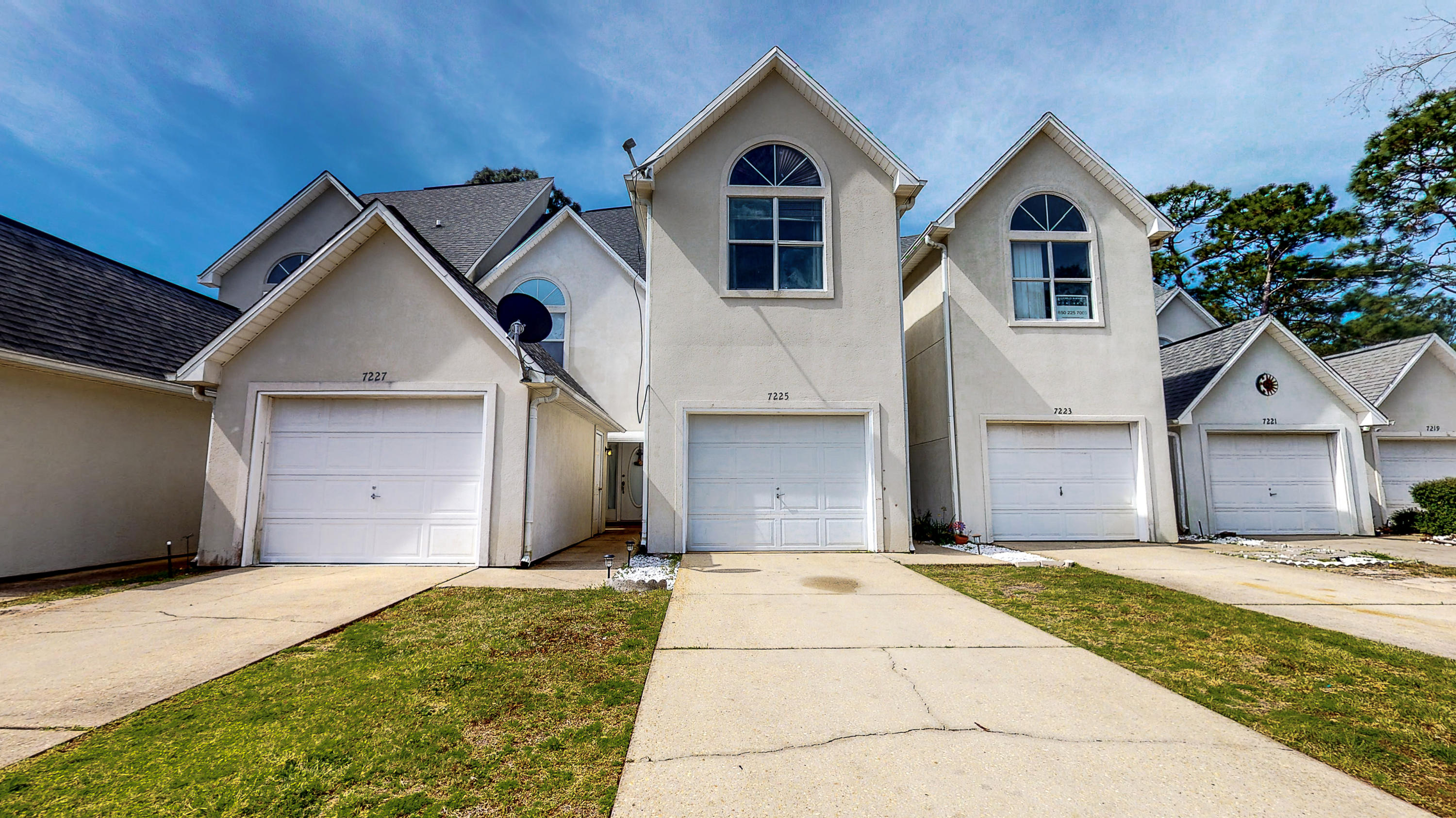 HIDDEN BAY VILLAGE - Residential