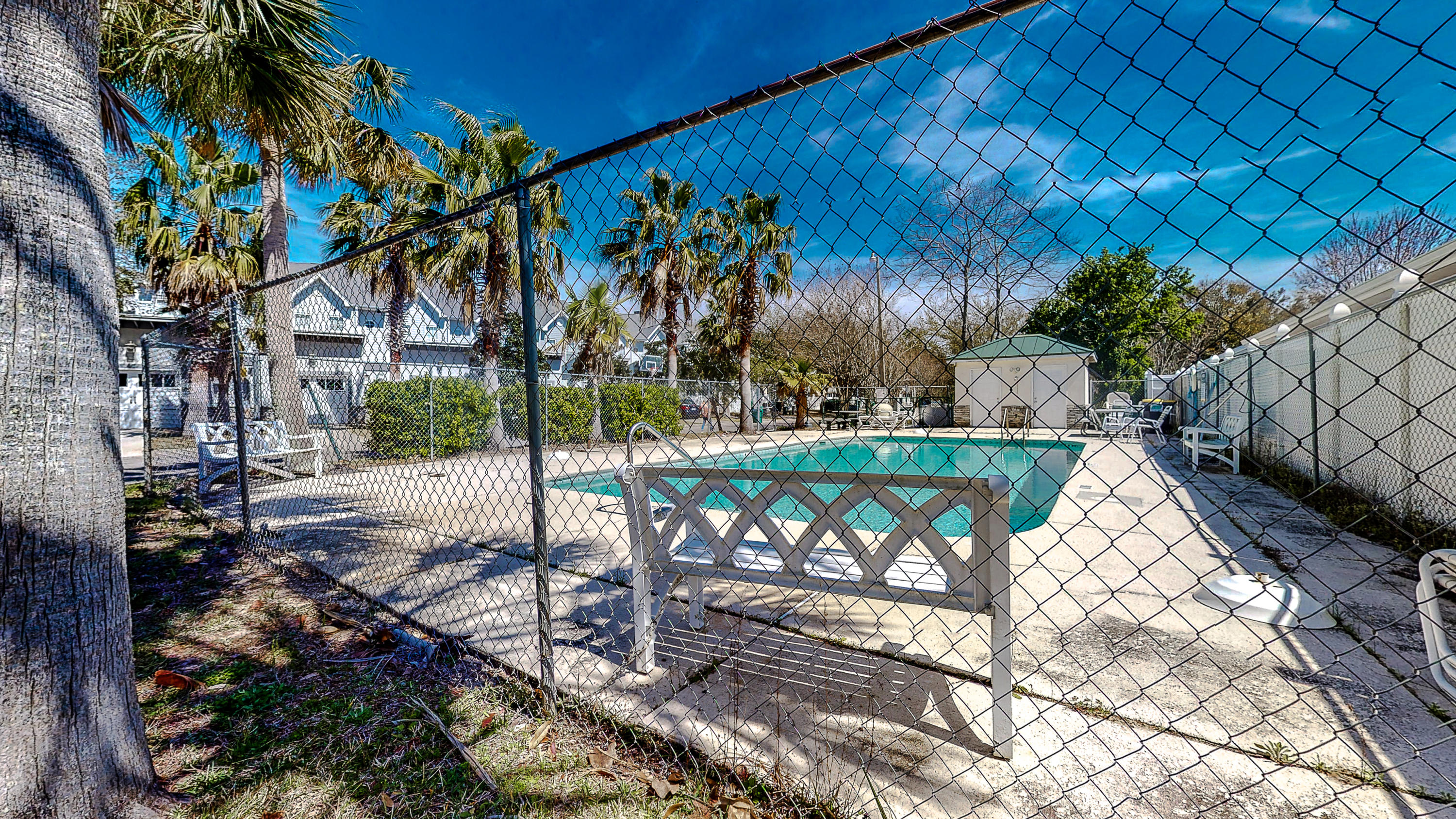 HIDDEN BAY VILLAGE - Residential