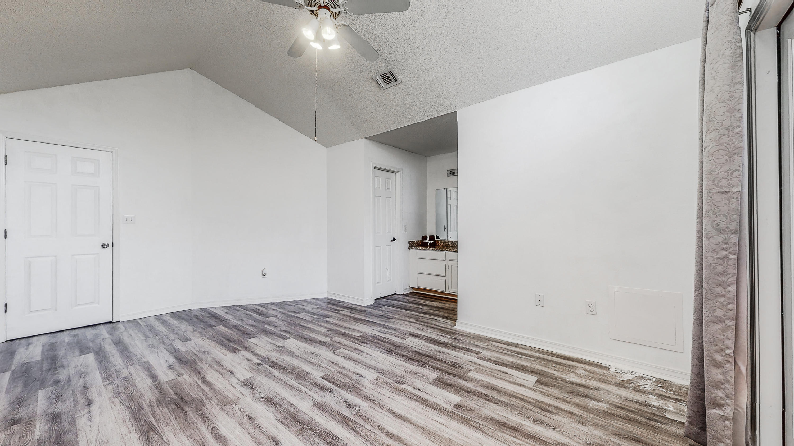 HIDDEN BAY VILLAGE - Residential