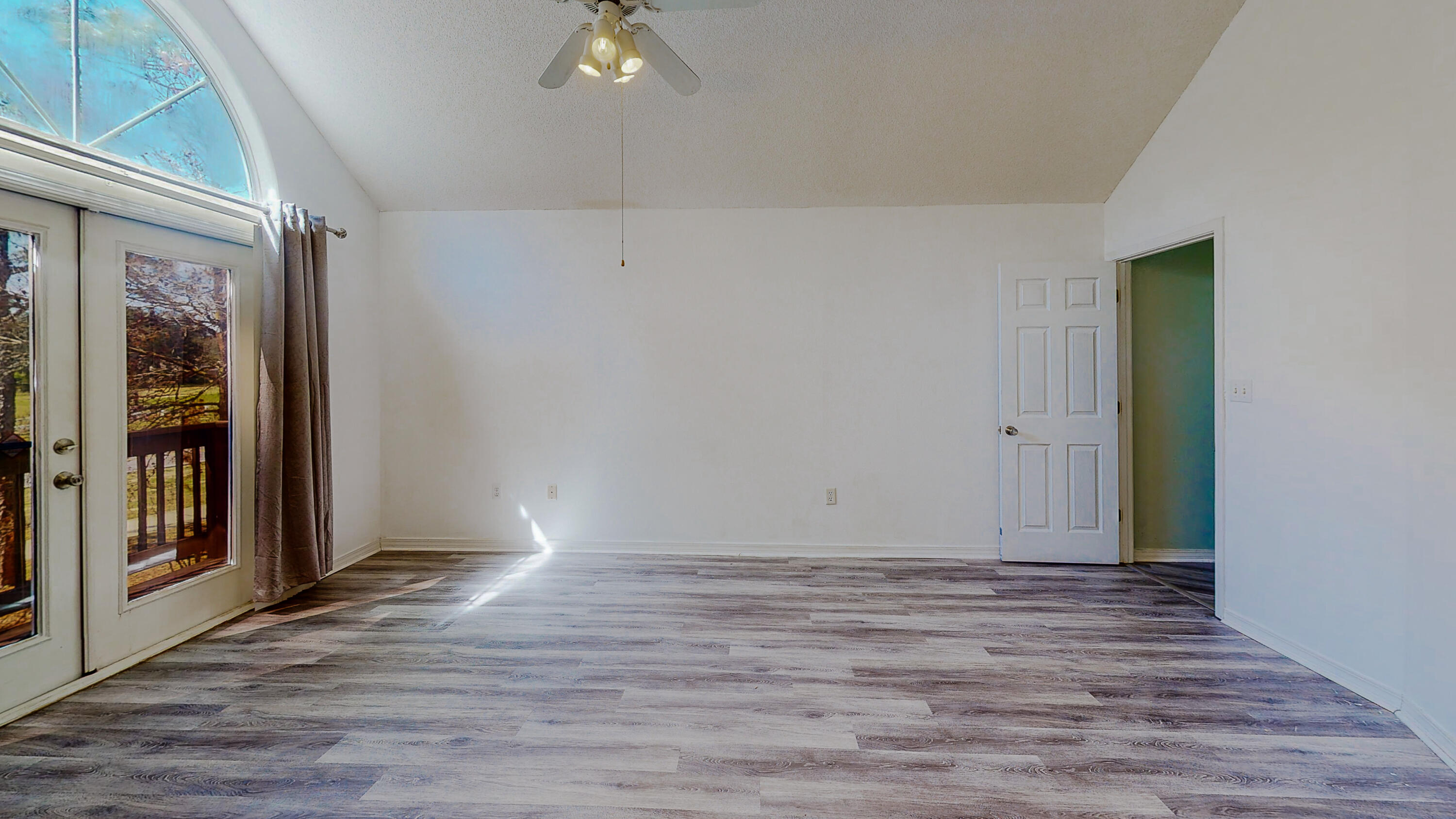 HIDDEN BAY VILLAGE - Residential