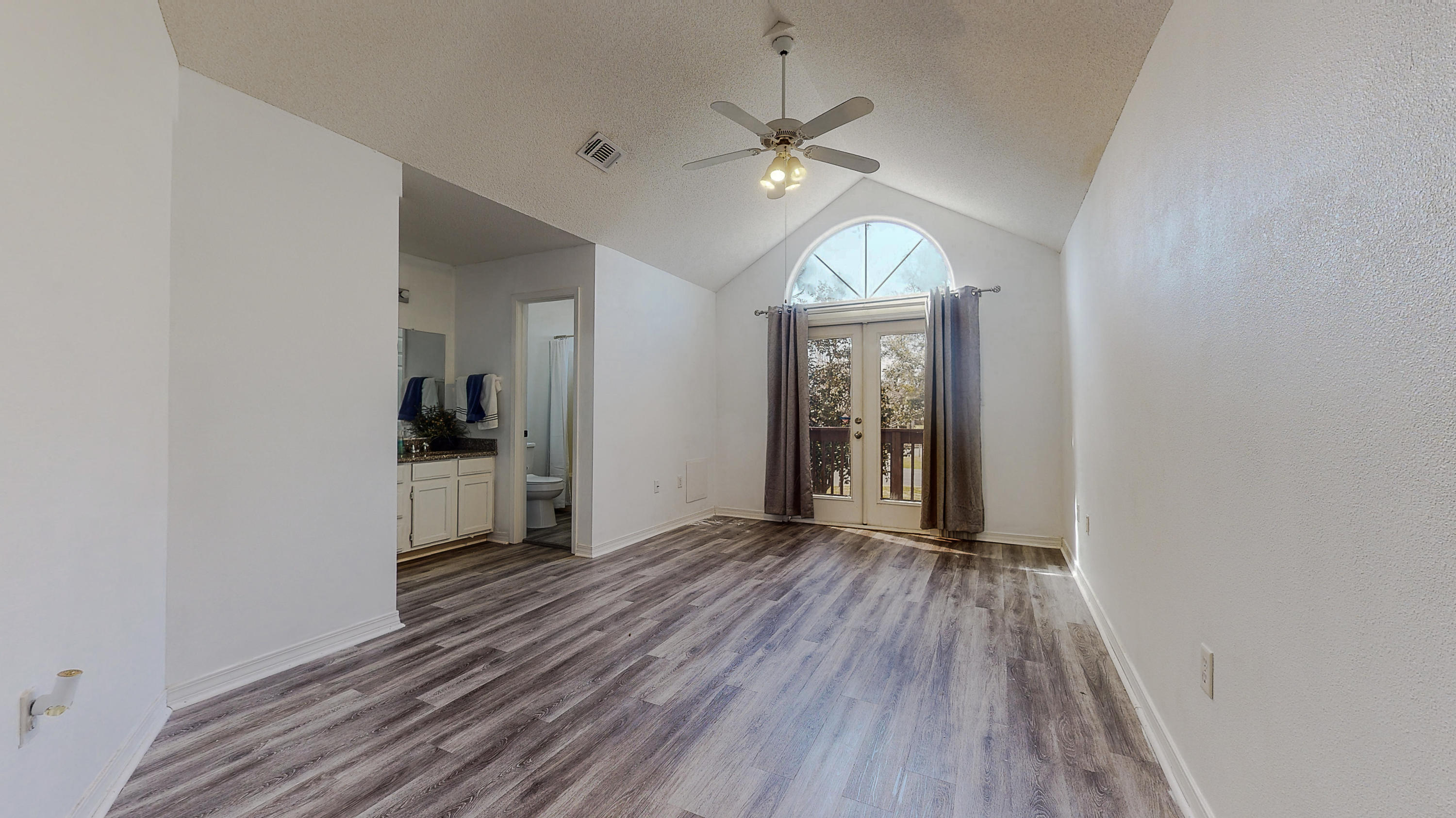 HIDDEN BAY VILLAGE - Residential