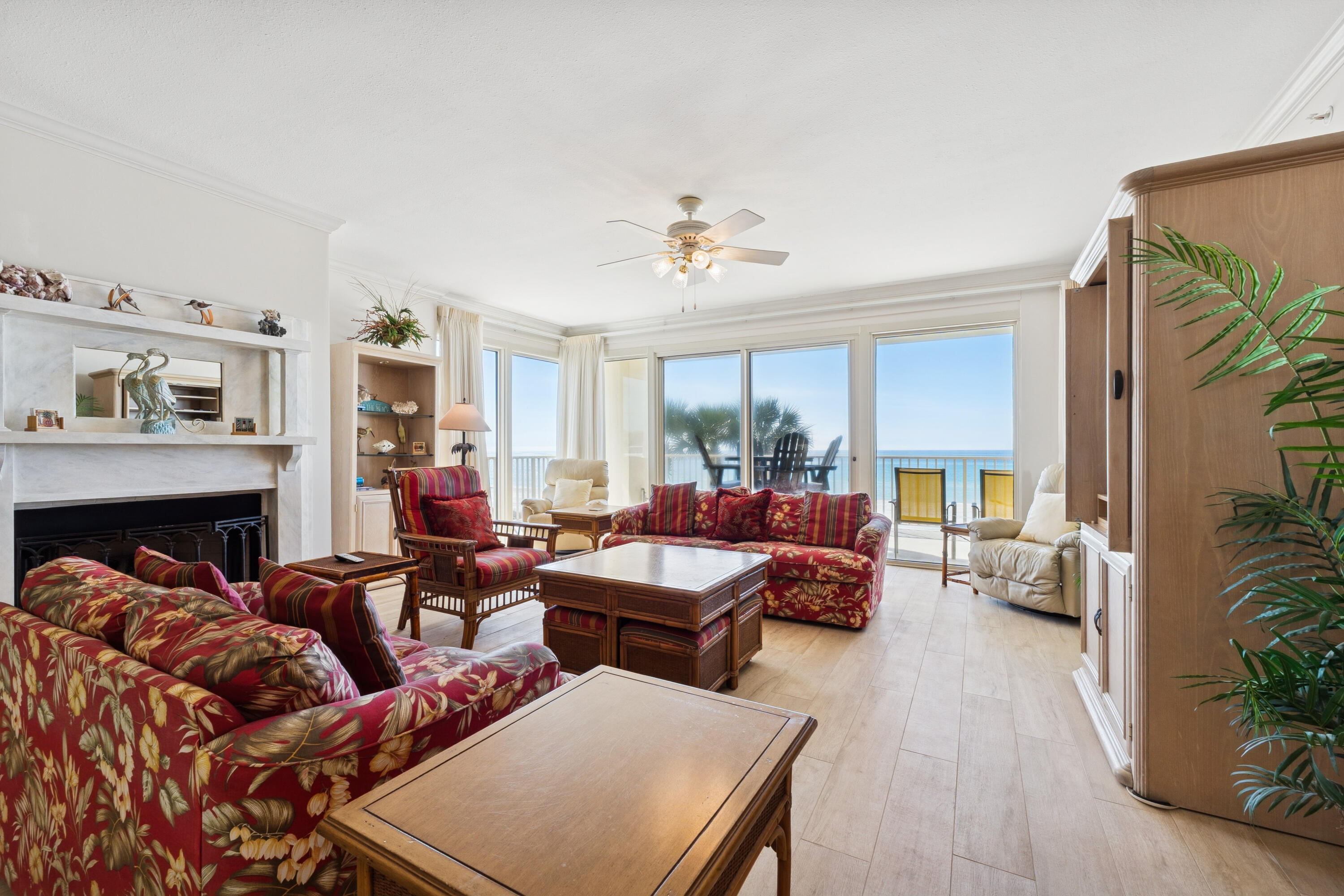 Grande Surf Club Condo - Residential