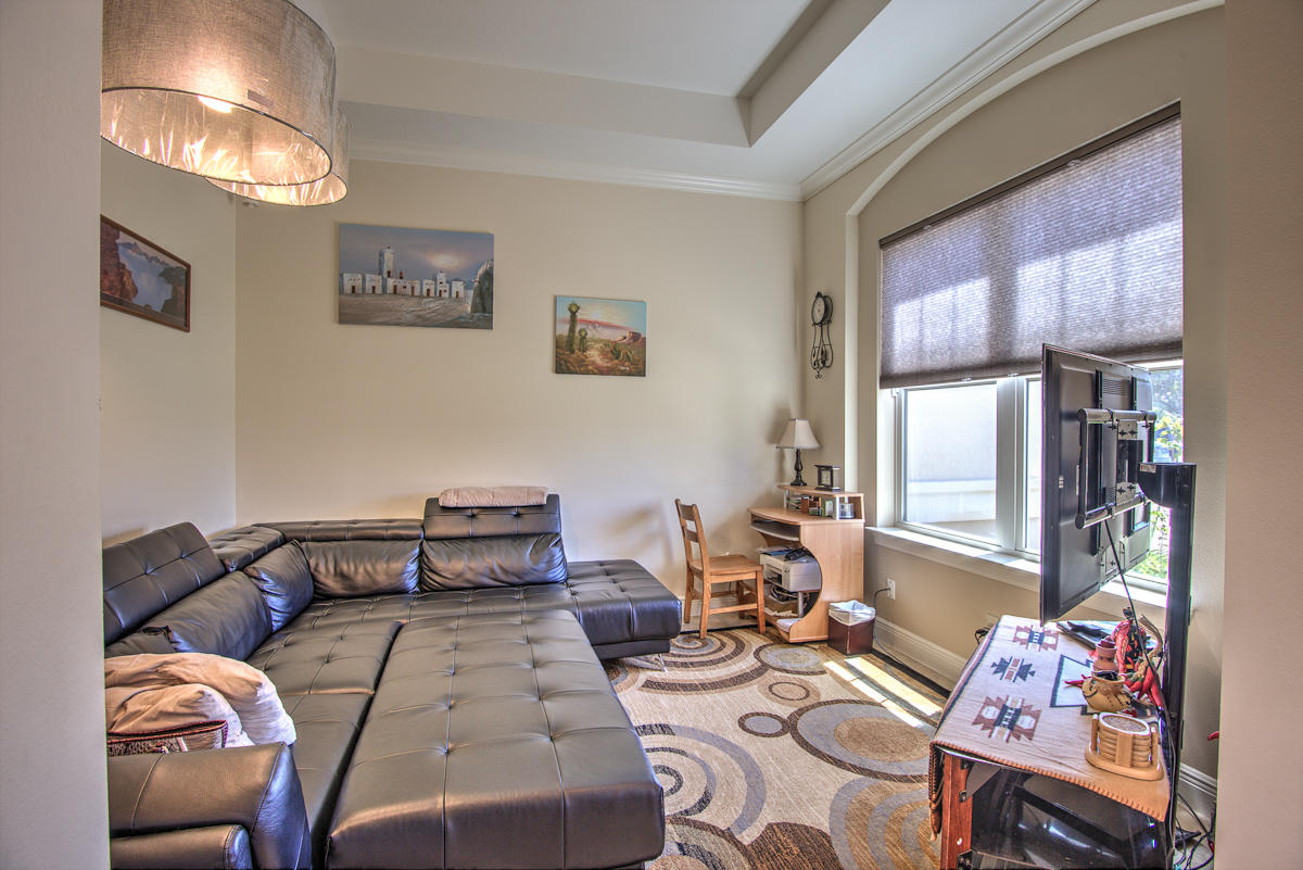 COLONY CLUB HARBOUR PH 1 - Residential