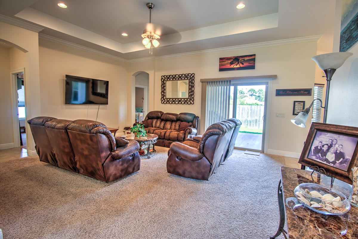 COLONY CLUB HARBOUR PH 1 - Residential