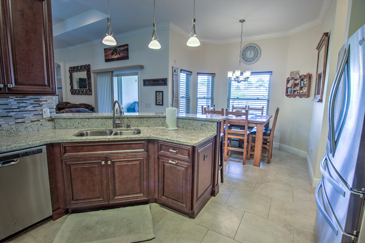 COLONY CLUB HARBOUR PH 1 - Residential