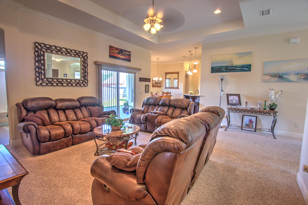 COLONY CLUB HARBOUR PH 1 - Residential