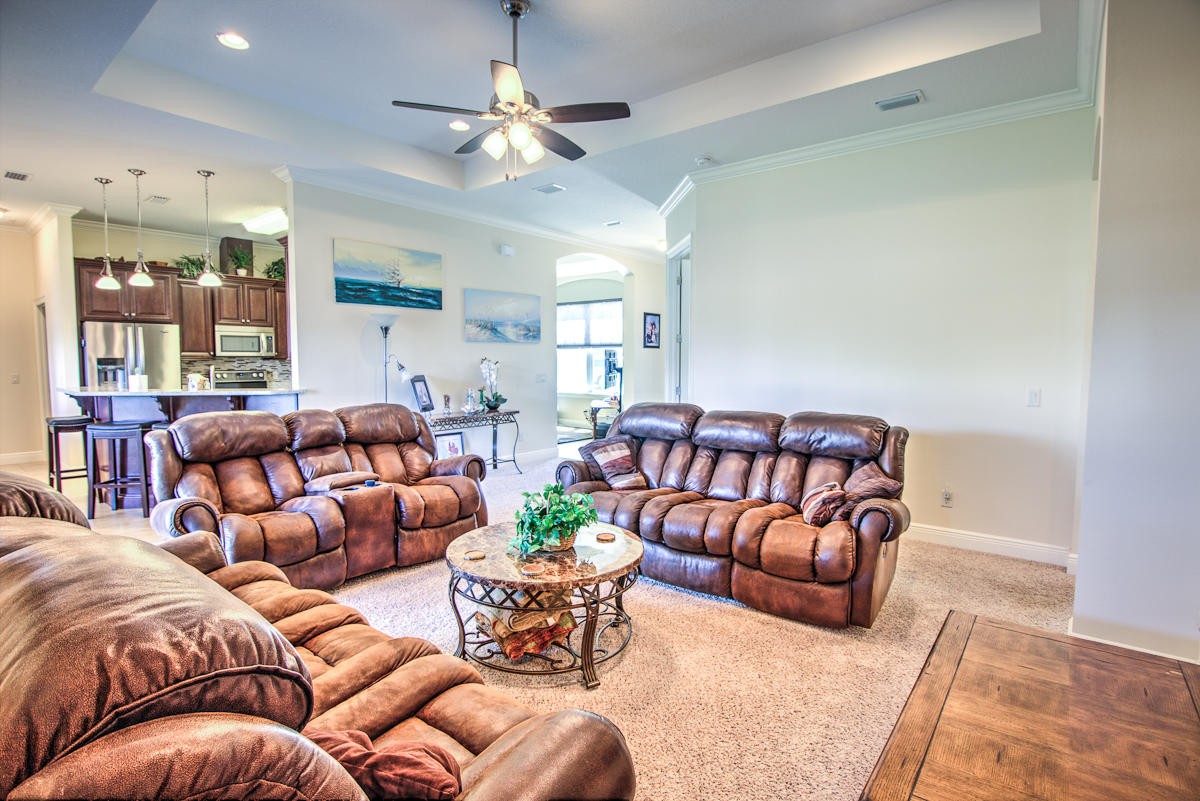 COLONY CLUB HARBOUR PH 1 - Residential