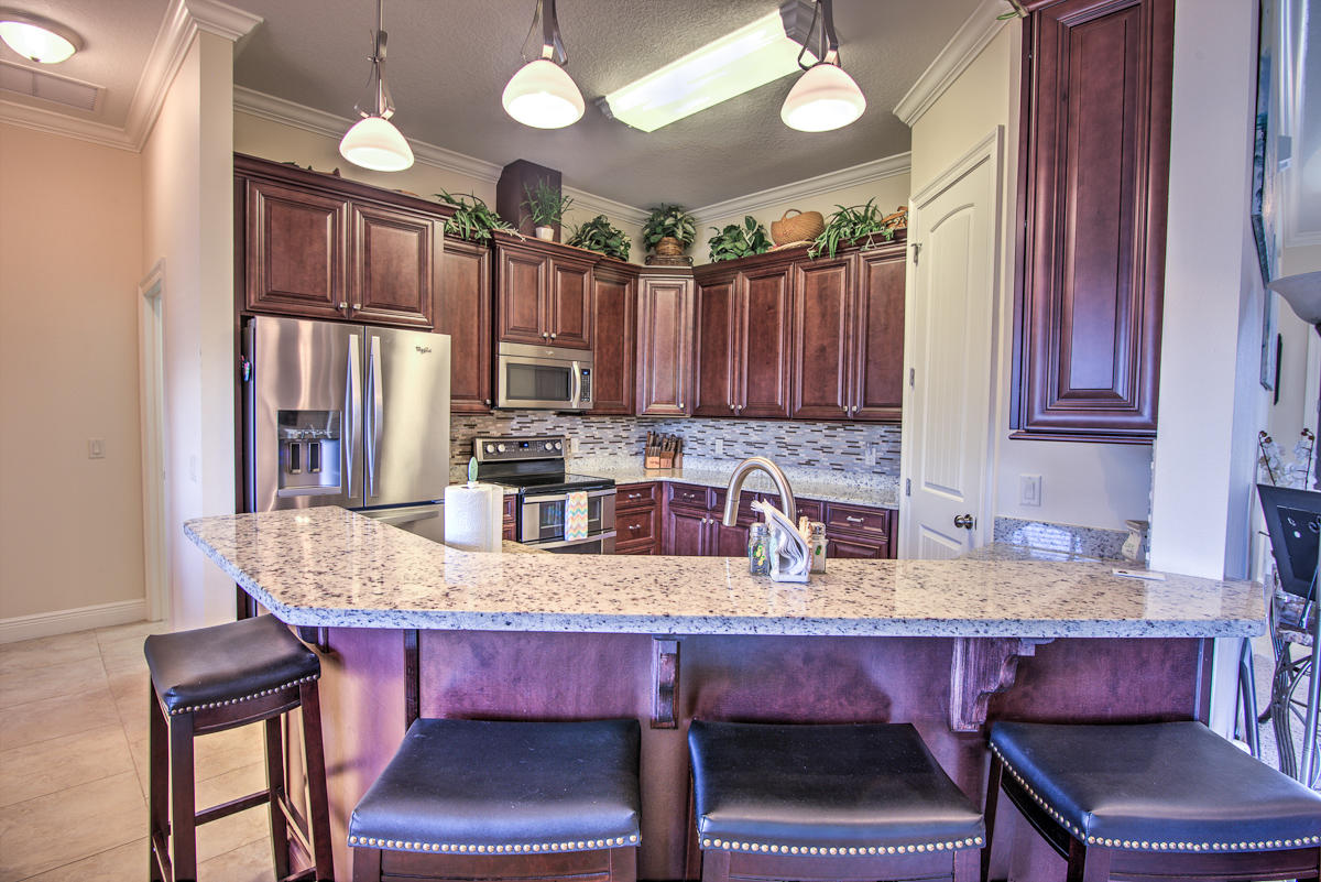 COLONY CLUB HARBOUR PH 1 - Residential