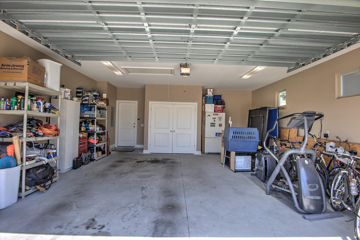 COLONY CLUB HARBOUR PH 1 - Residential