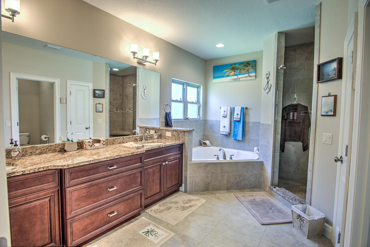 COLONY CLUB HARBOUR PH 1 - Residential