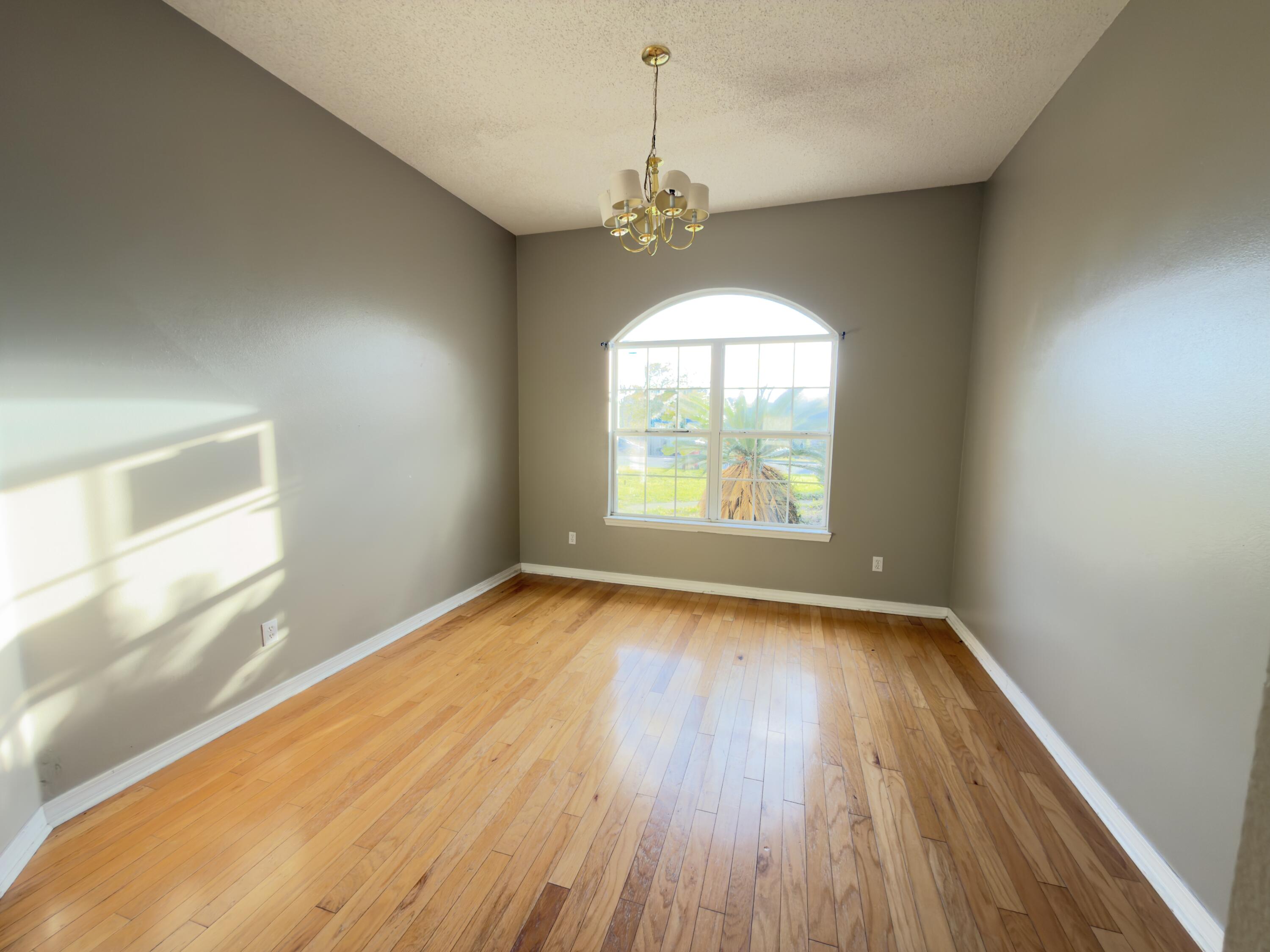 NORTHVIEW ESTATES 7TH ADDN - Residential