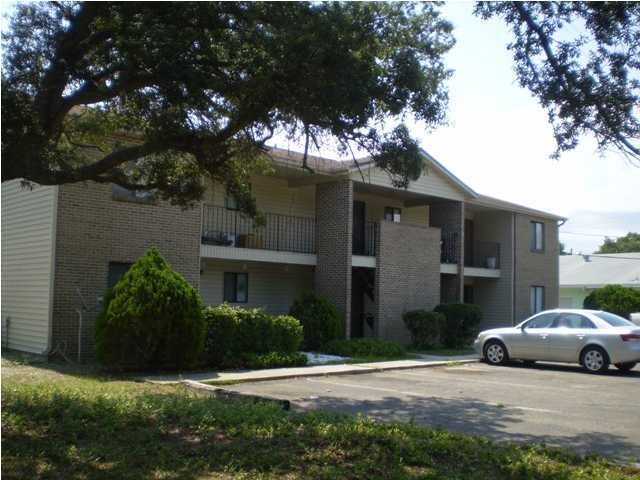 Nice two bedroom unit in walking distance to laundry mat. Close to shopping and both bases. New tile in foyer, kitchen, and bath. Nice size walk in closets. NO SMOKING NO PETS