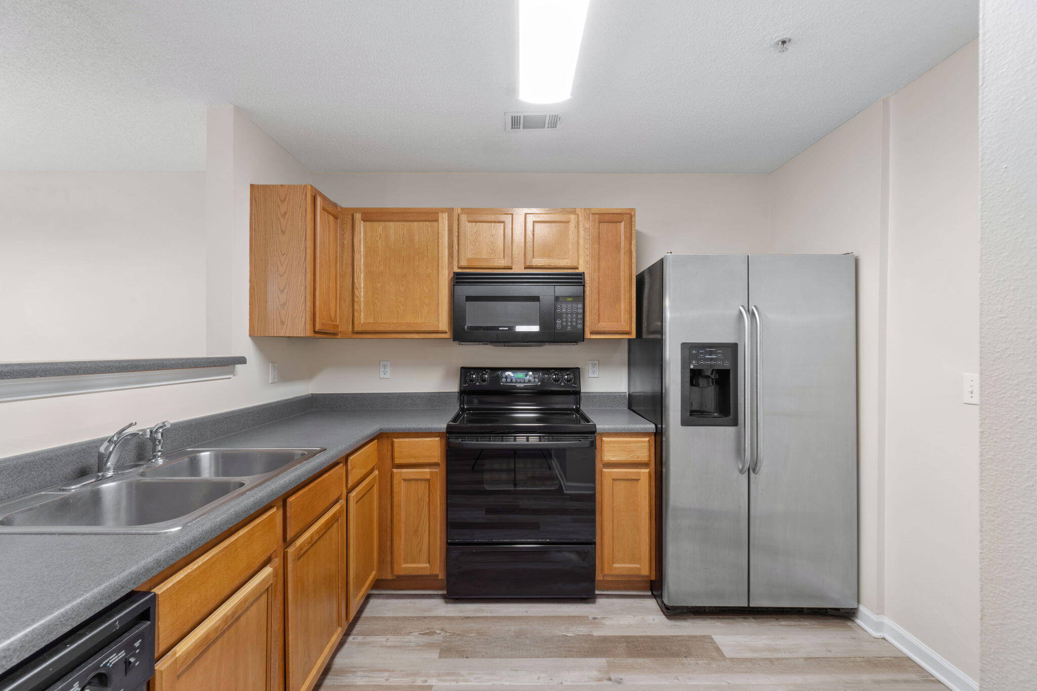 ROLLING PINES - Residential Lease