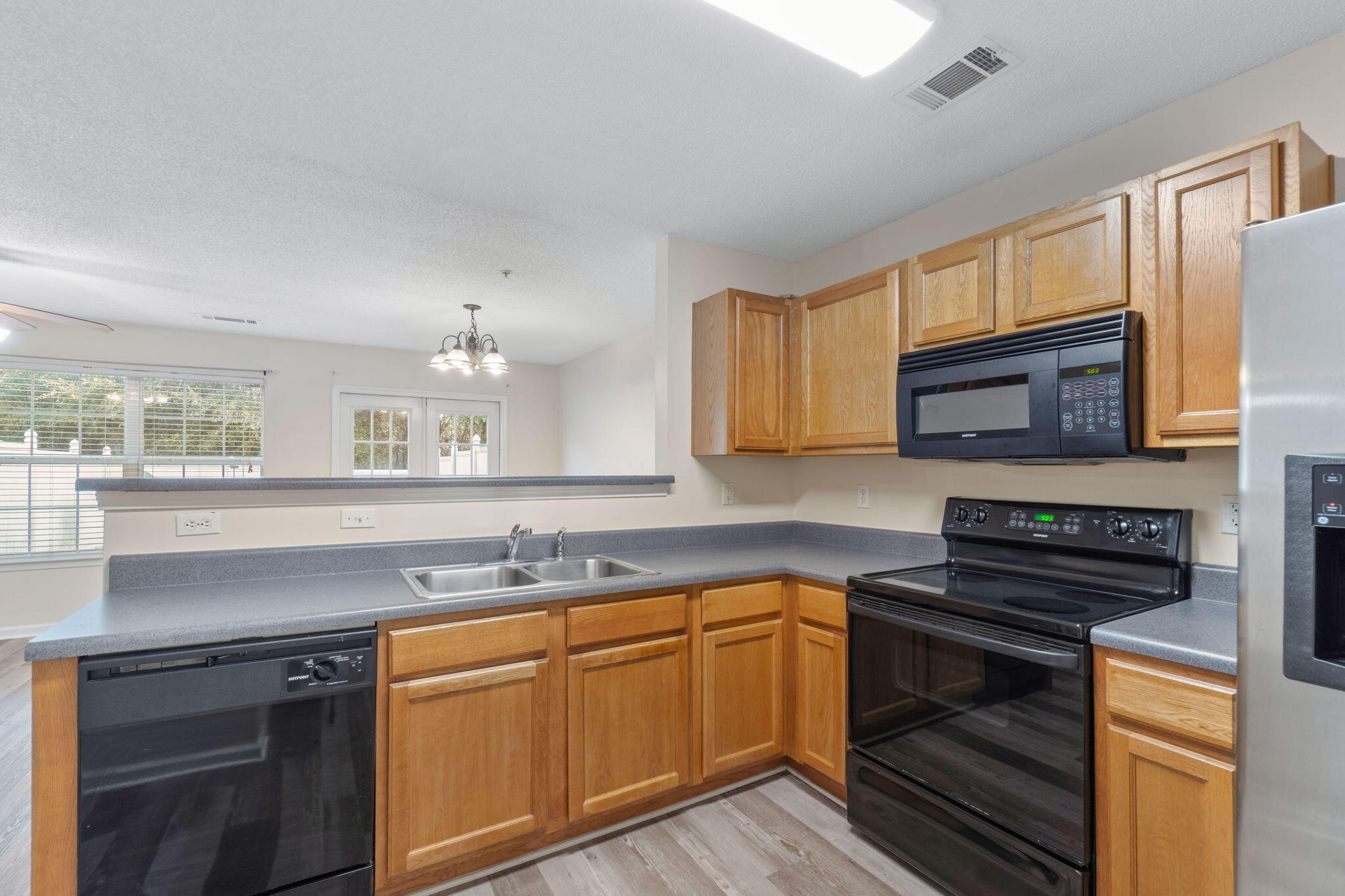 ROLLING PINES - Residential Lease