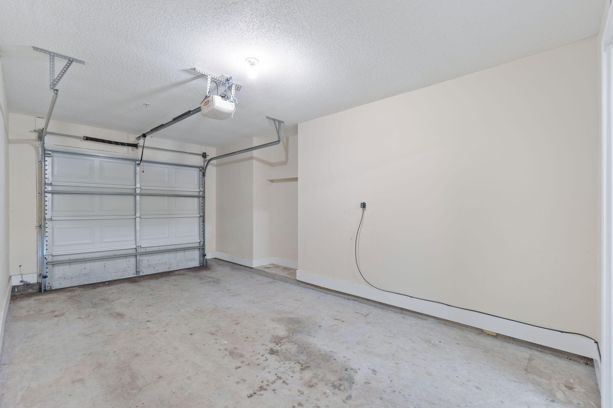 ROLLING PINES - Residential Lease