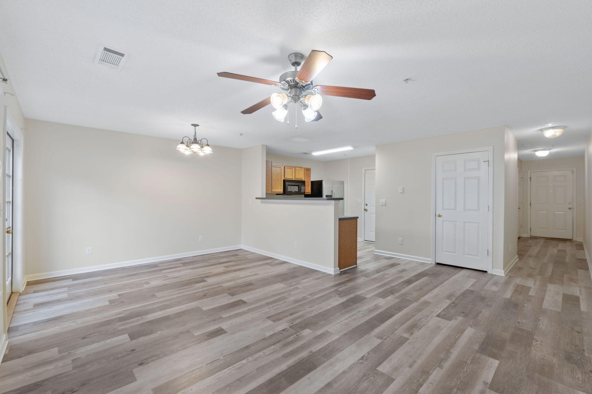 ROLLING PINES - Residential Lease