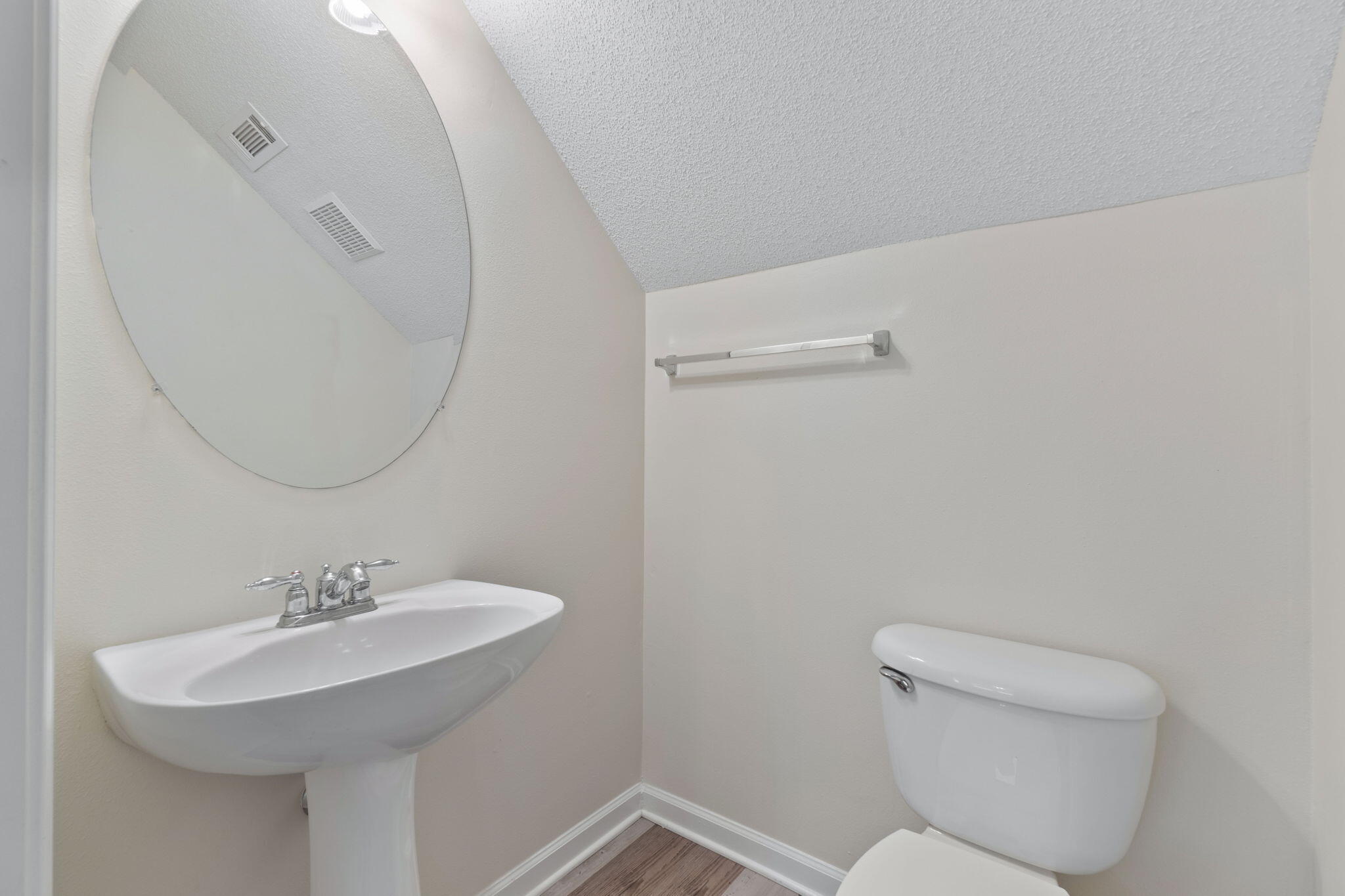 ROLLING PINES - Residential Lease