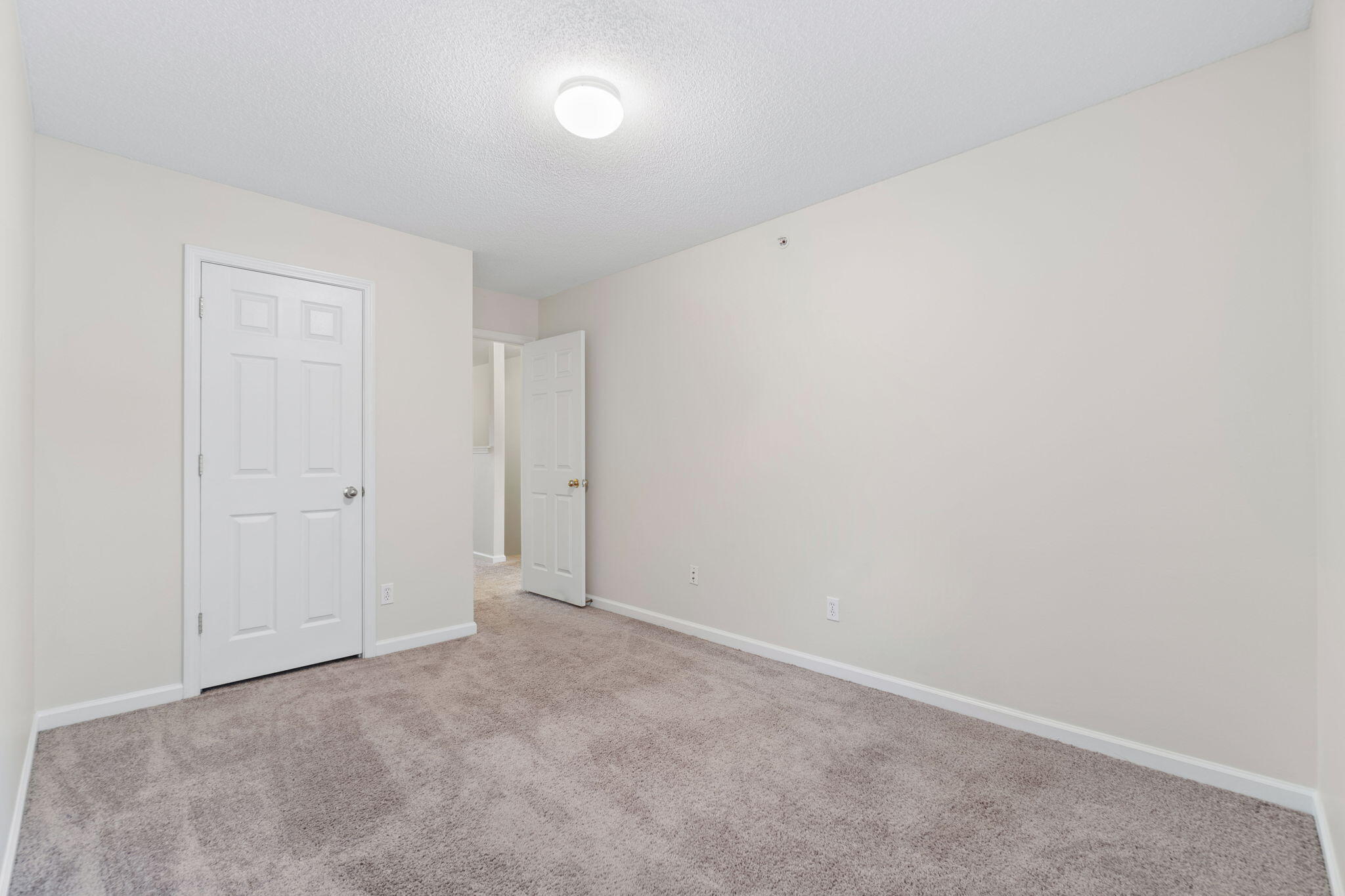 ROLLING PINES - Residential Lease