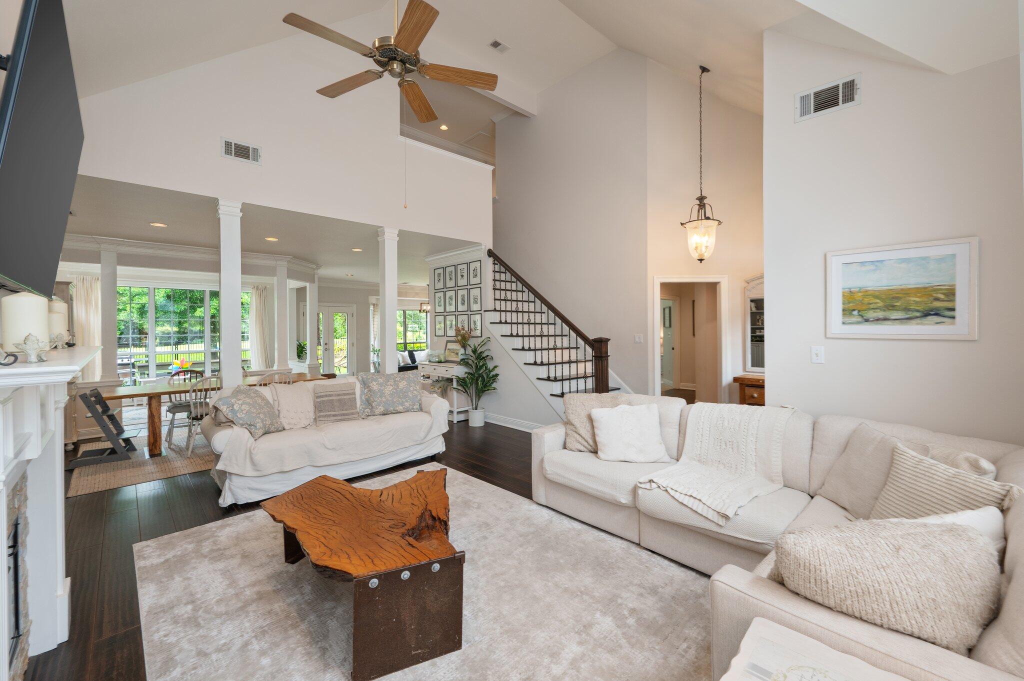 TURNBERRY PLACE - Residential