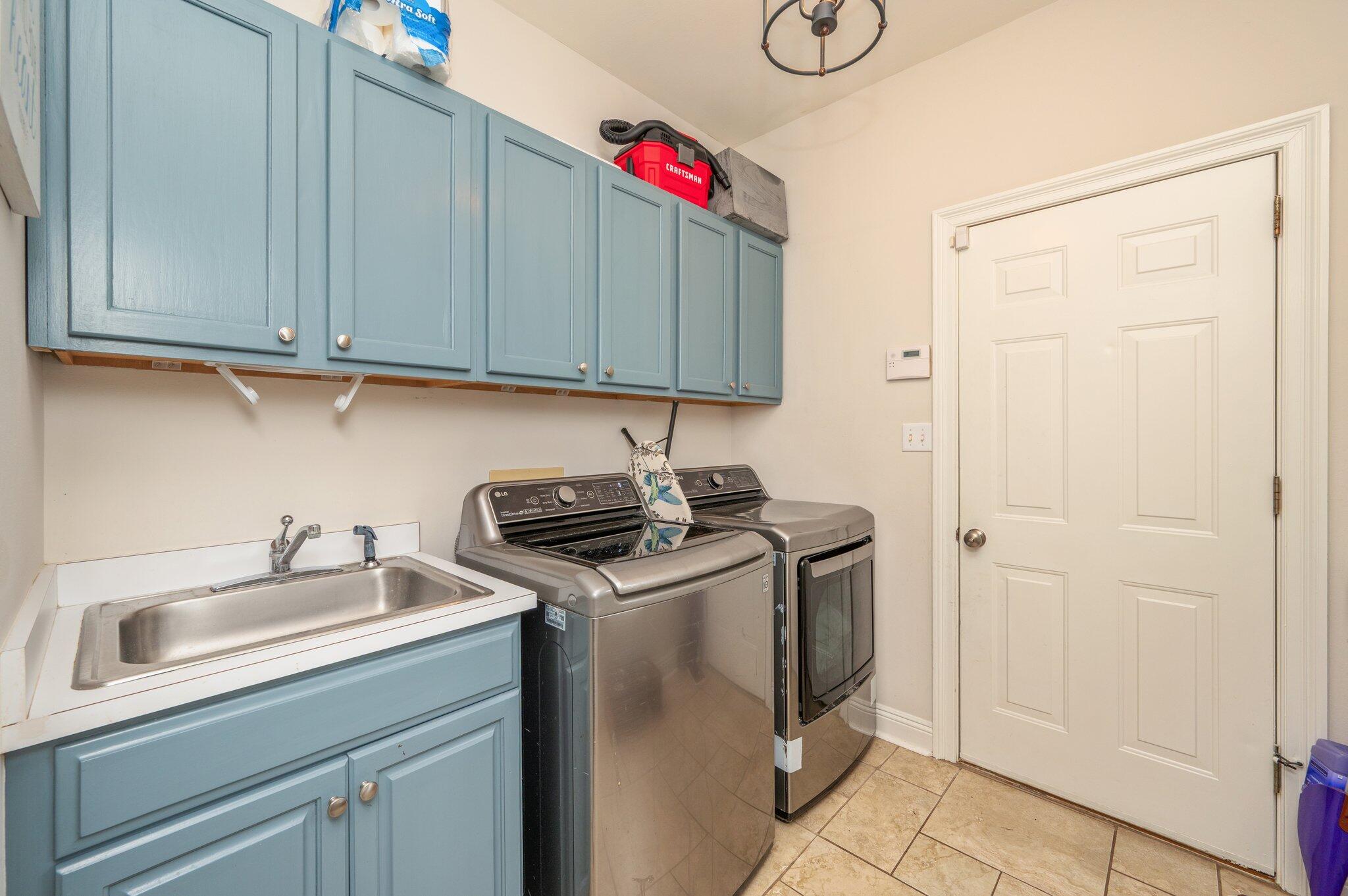 TURNBERRY PLACE - Residential