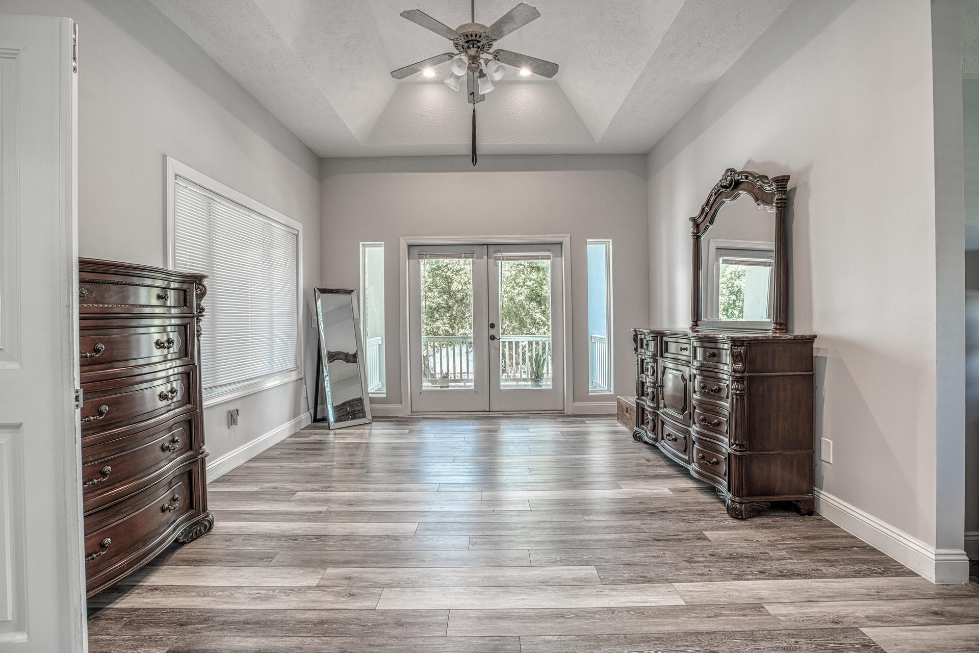 WOODLAWN UNIT 1 - Residential