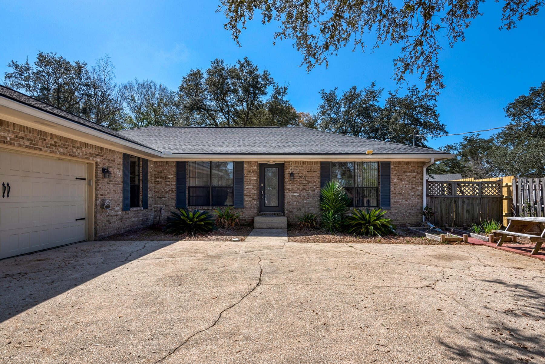 BAYOU WOODS 5TH ADDN - Residential