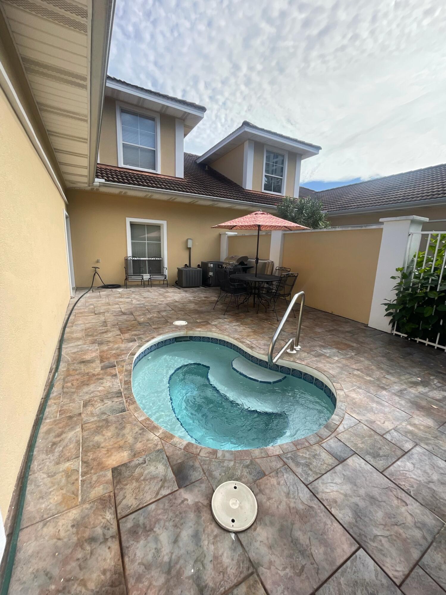 CAPTIVA AT TOPS'L - Residential