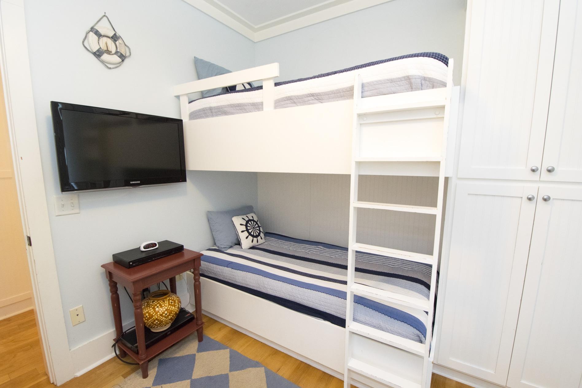 WATER'S EDGE - Residential