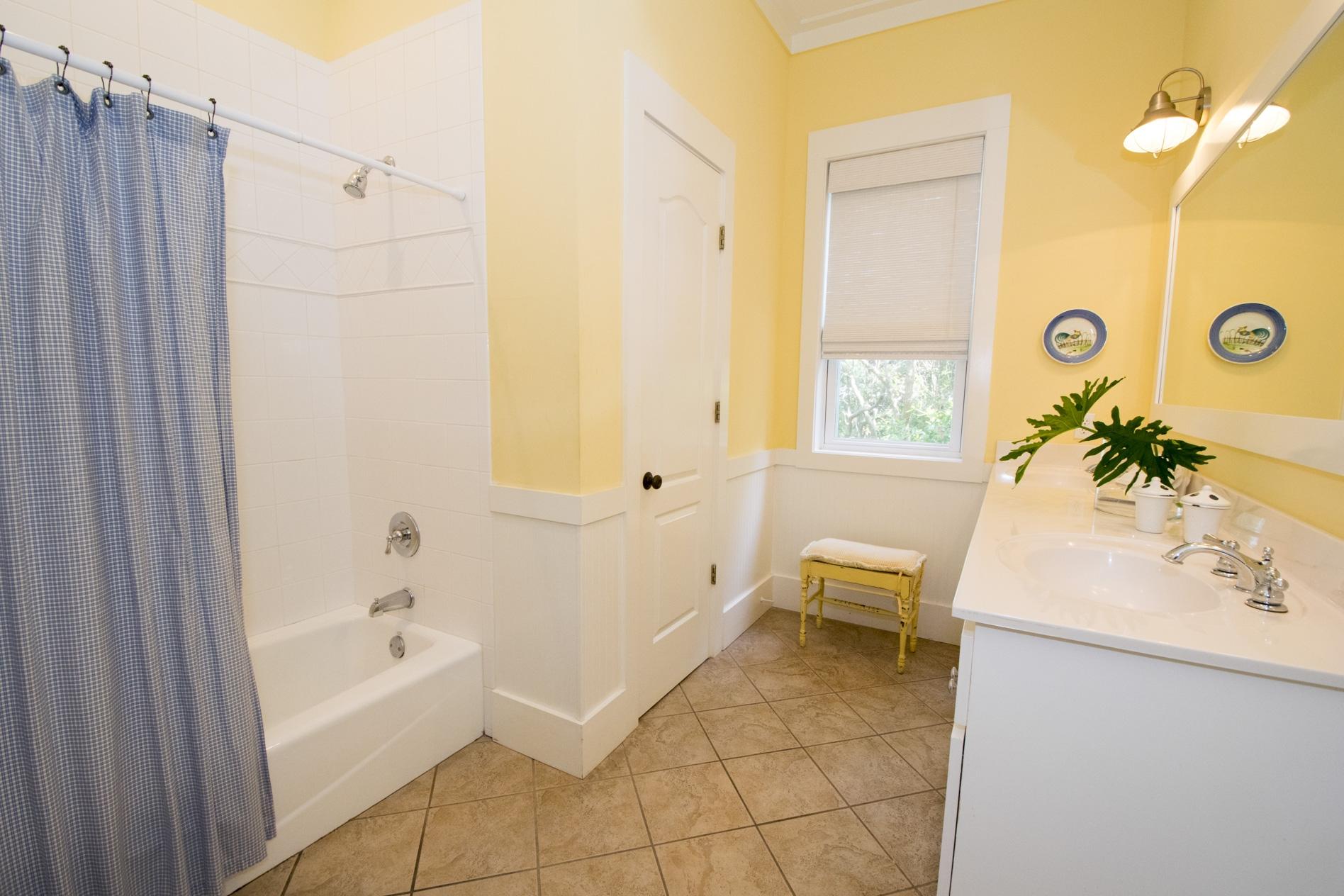 WATER'S EDGE - Residential