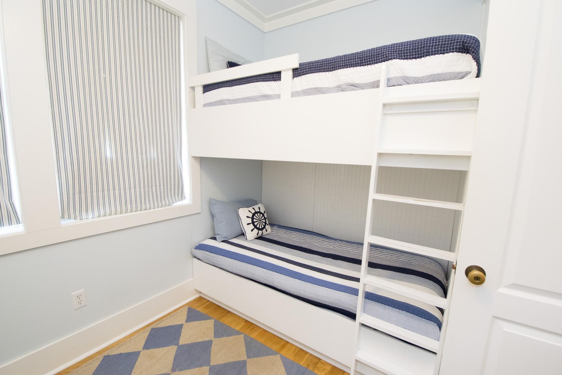 WATER'S EDGE - Residential