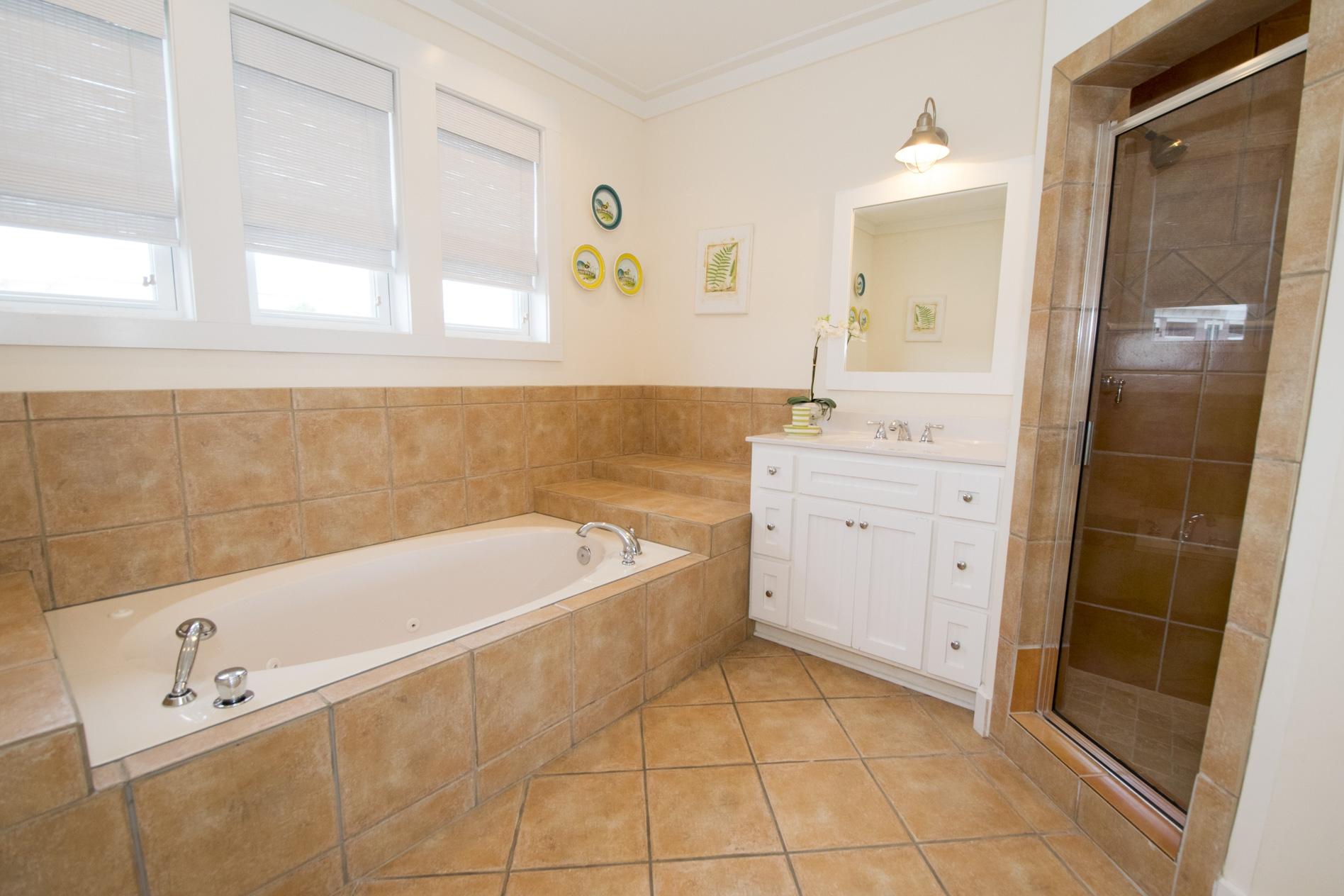 WATER'S EDGE - Residential