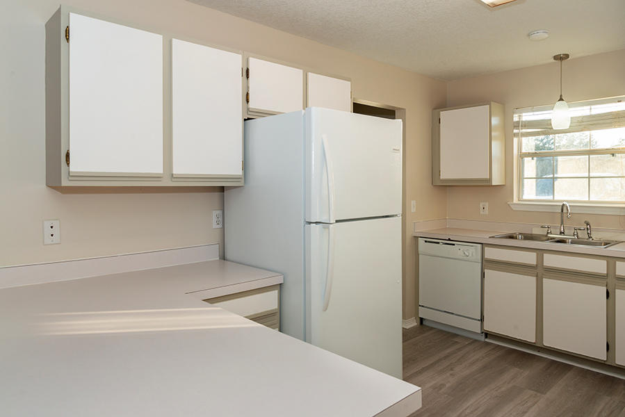 WEST SHORES TOWNHOMES - Residential Lease