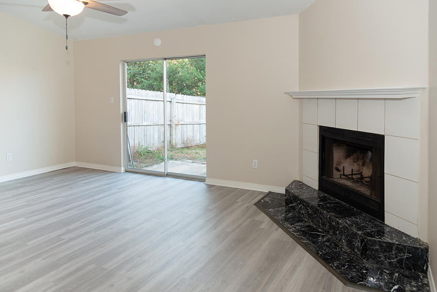 WEST SHORES TOWNHOMES - Residential Lease