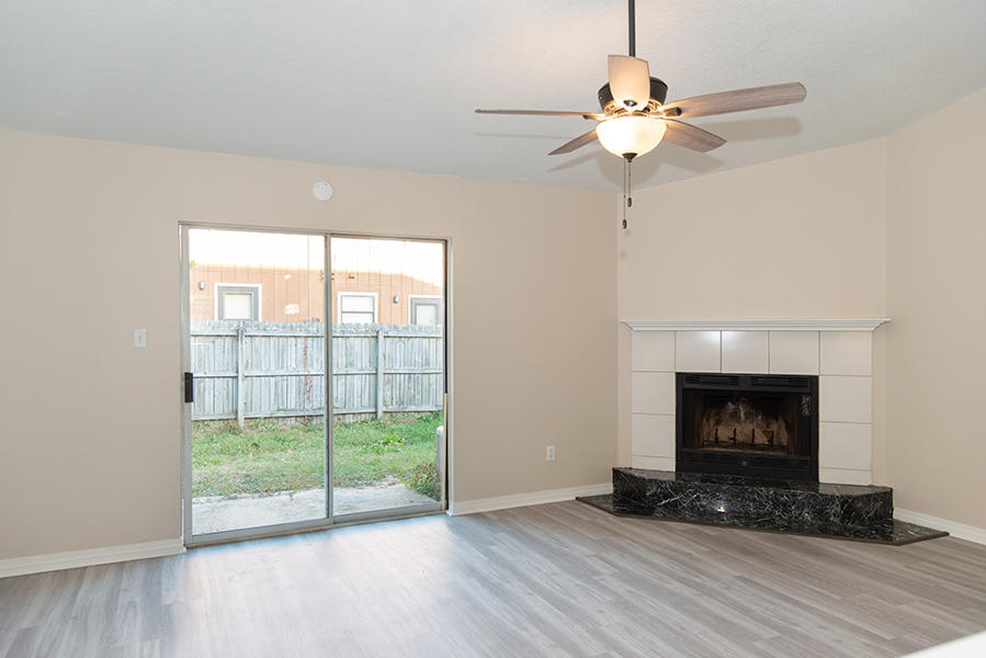 WEST SHORES TOWNHOMES - Residential Lease