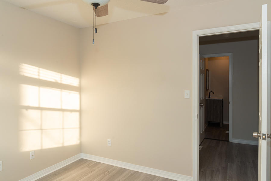 WEST SHORES TOWNHOMES - Residential Lease