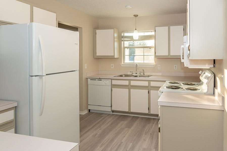 WEST SHORES TOWNHOMES - Residential Lease