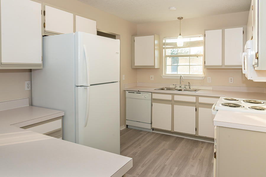 WEST SHORES TOWNHOMES - Residential Lease